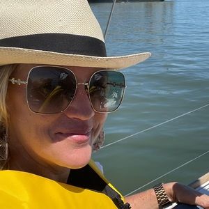 Meet your Posher, Jenny tasker